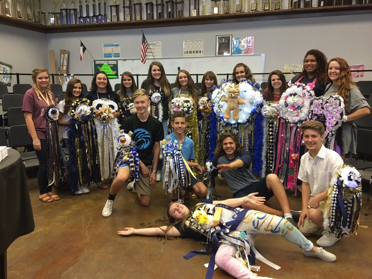 miranda_day10's tweet image. Sooo much more to come😏 #SENIORHOCO
