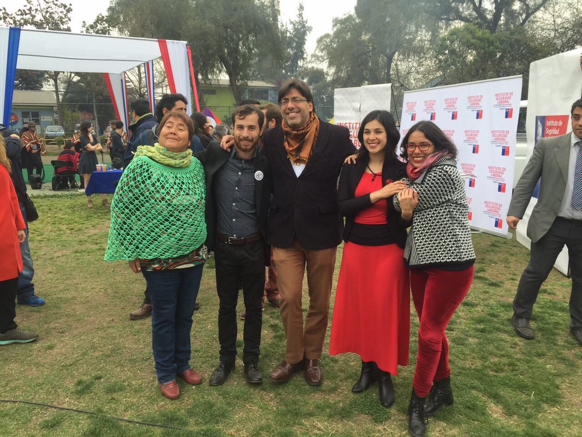 FelipeParadaM's tweet photo. Junto a @danieljadue y @Karolcariola en la inauguración del #CarnavalDieciochero ¡Celebramos con todo en #Recoleta! https://t.co/G2qLwpviuv