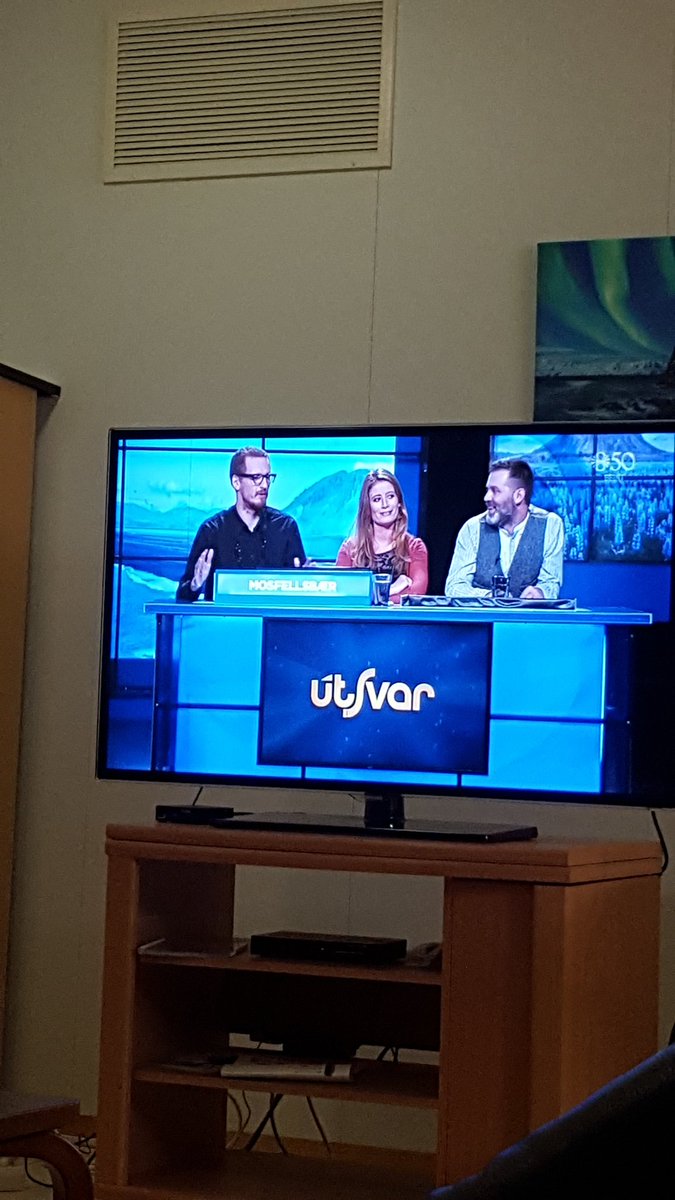 Langt síðan ég sá þessi sitja saman  við borð #útsvar #gómos