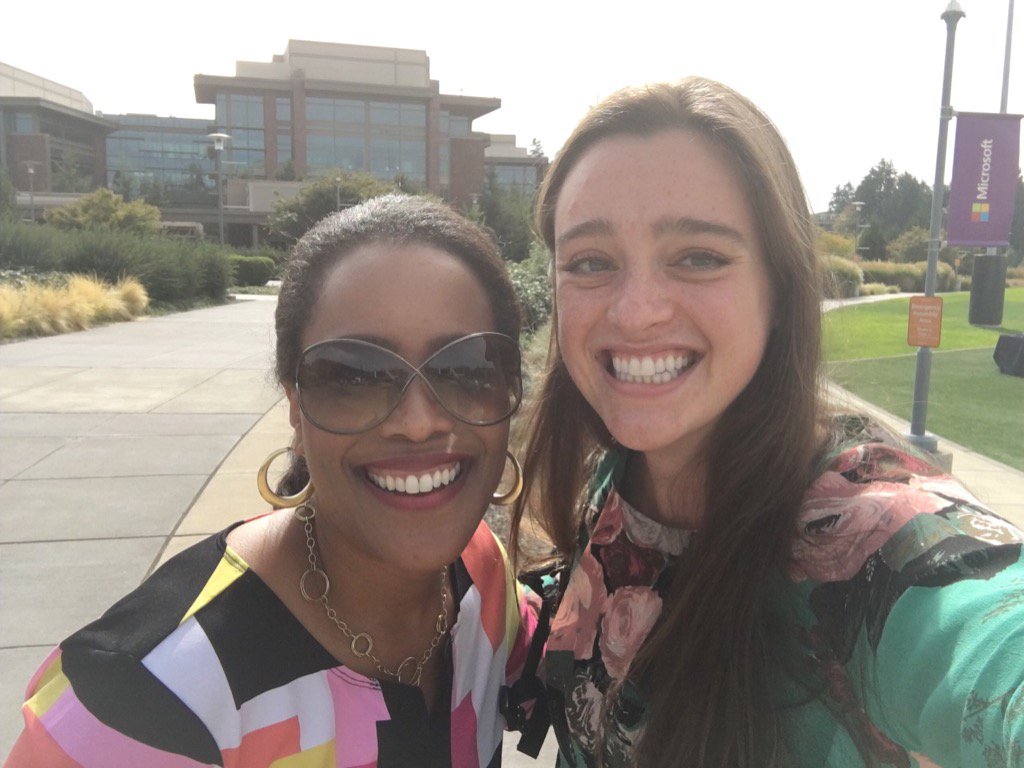 JanetChess's tweet photo. Always enjoy talking w/this rising star @ Microsoft.
@UNC represent!
@kellyanderson93
#UNC88 connects w/ #UNC15 https://t.co/hQfRgwuM27