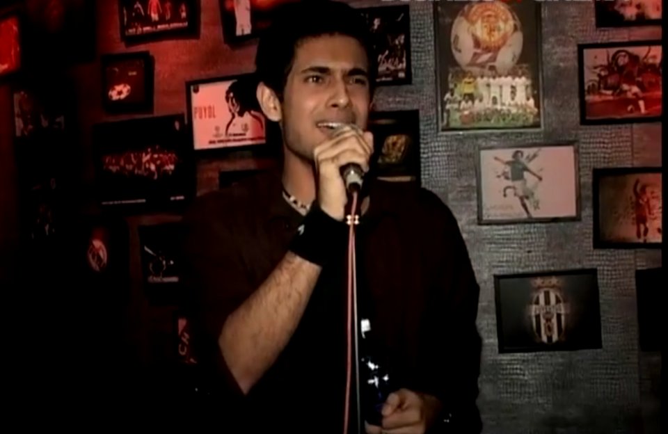 Sadiqa08255779's tweet photo. https://t.co/cqZqHQ0cNy When time music launches SANAM BAND... SANAM IS LOOKING SOOO INNOCENT 😍😍😍❤❤❤❤❤ https://t.co/m71apd287z