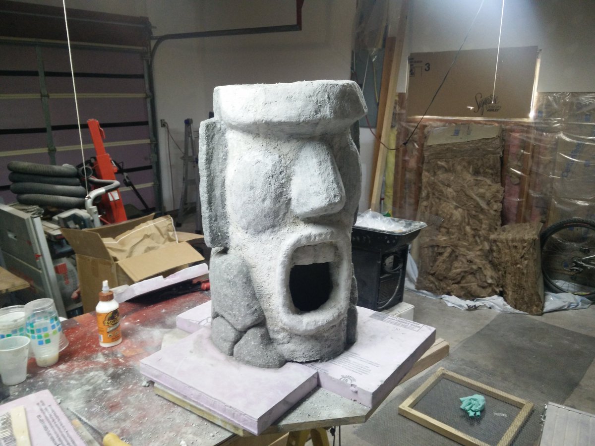 StudioCrete's tweet image. Concrete moai inspired planter. Additive process over armature.