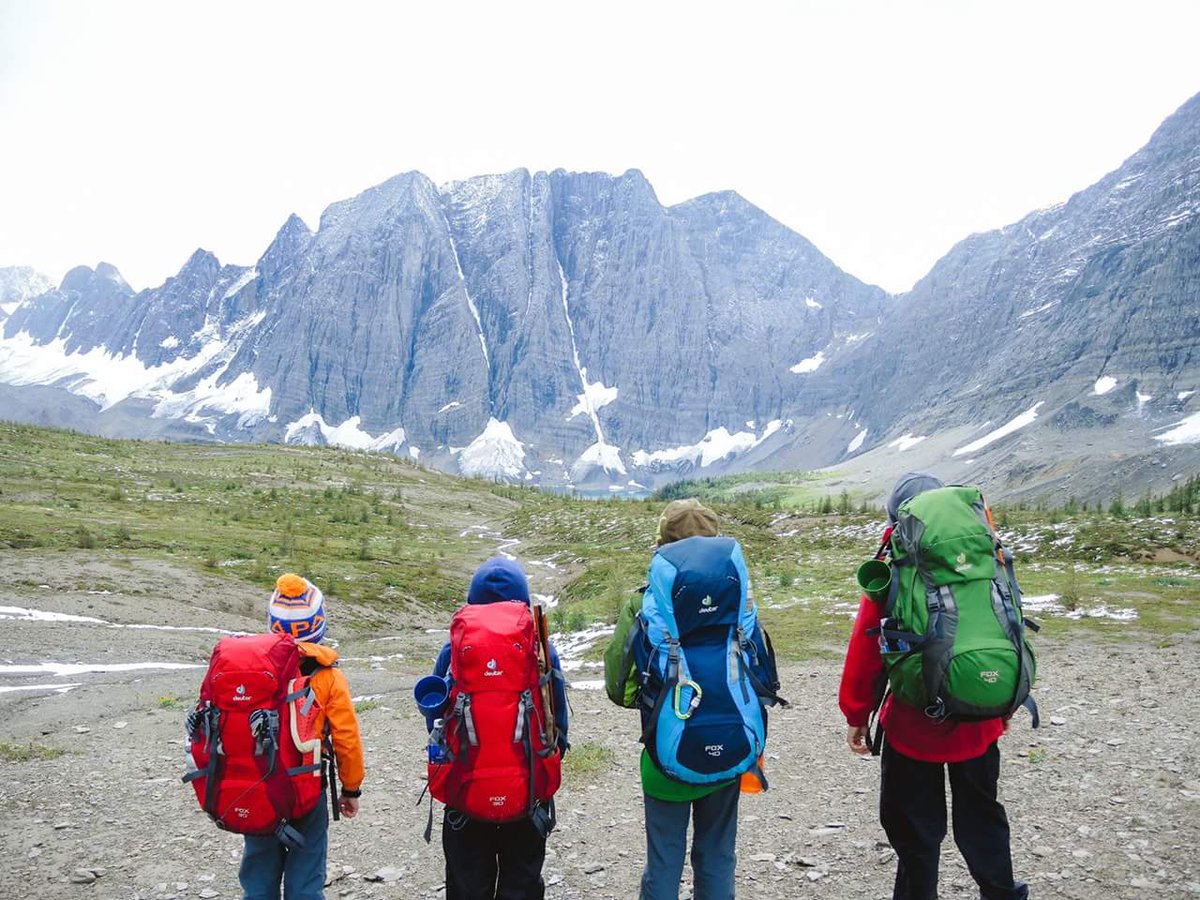 zoerachelferg's tweet photo. Hiked 40kms of #rockwall in #kootenaynationalpark with these kids! #backcountry @Deuterpacks @ExploreBC https://t.co/Ksnf2zBPnF