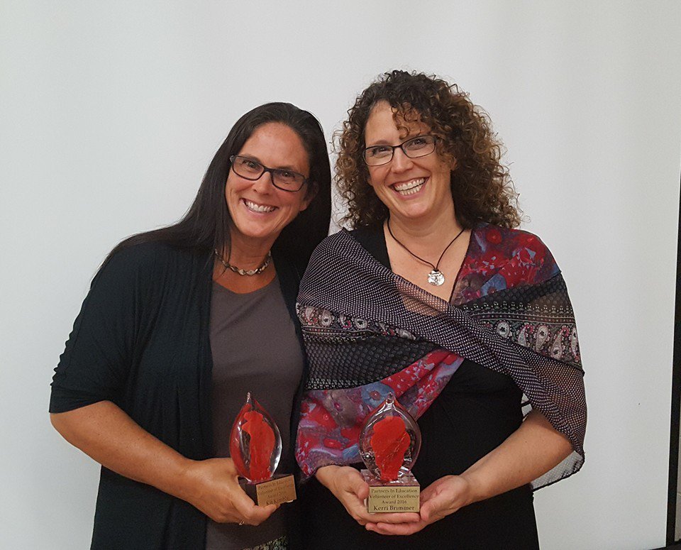 PartnersToledo's tweet photo. Congrats to Kerri Brimmer & Kit Kimble for winning the Volunteer of Year. #BBBQ2016 https://t.co/z7KdNBYil7
