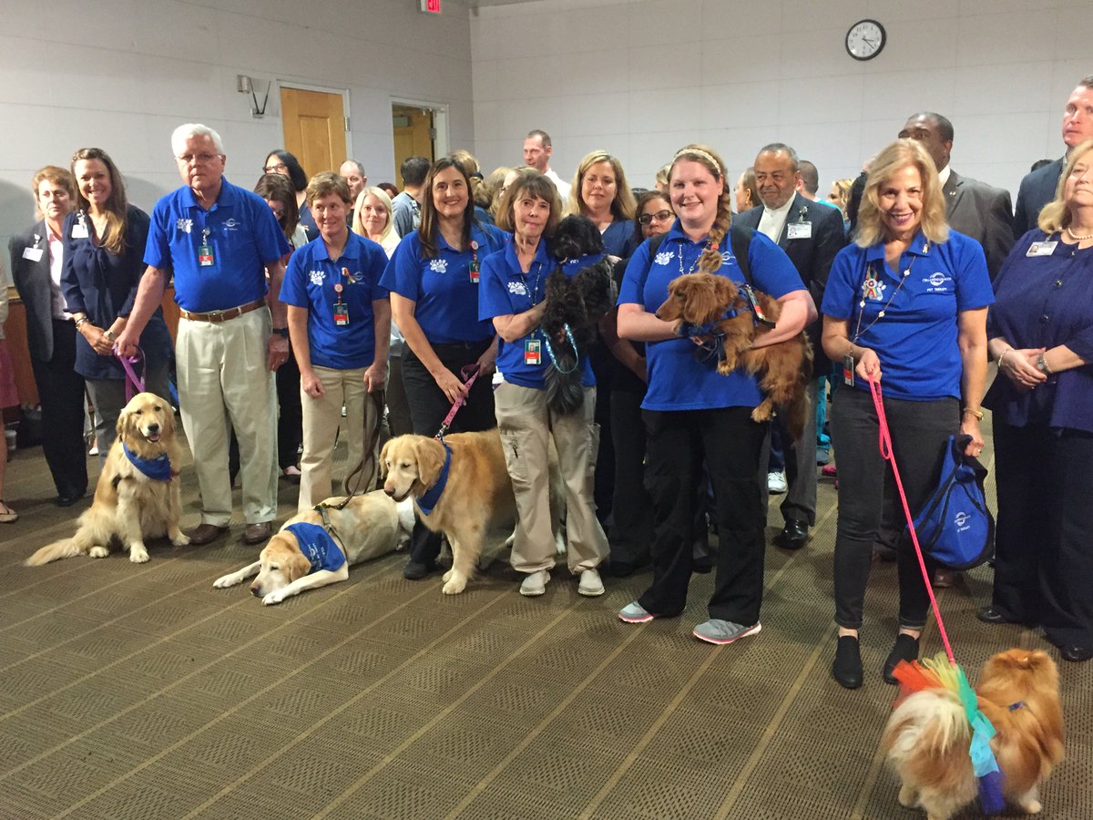 orlandohealth's tweet photo. Check out this behind-the-scenes photo of our #pettherapy team at our @DrOz Skype taping: https://t.co/IKE6Dle0Pb