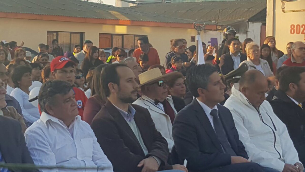 daniel_nunez_a's tweet photo. Conmemorando un año del terremoto junto a los afectados en Baquedano. 11 víctimas y 17 mil damnificados en la region https://t.co/YAQ2bjLcLM