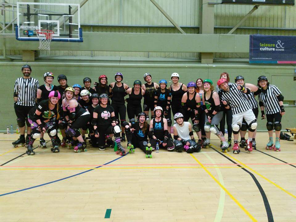 ayrshirerollerd's tweet photo. Poison, R2-DeckYou, Supersal and Mama Shark went to the @DundeeRG learning scrim tonight. All the fun was had. 💓 https://t.co/CY3c3flHgB