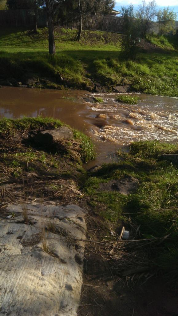 FOKCreek's tweet photo. Raging kororoit ck #melbswest #sunshine https://t.co/Cd6yteXsUe
