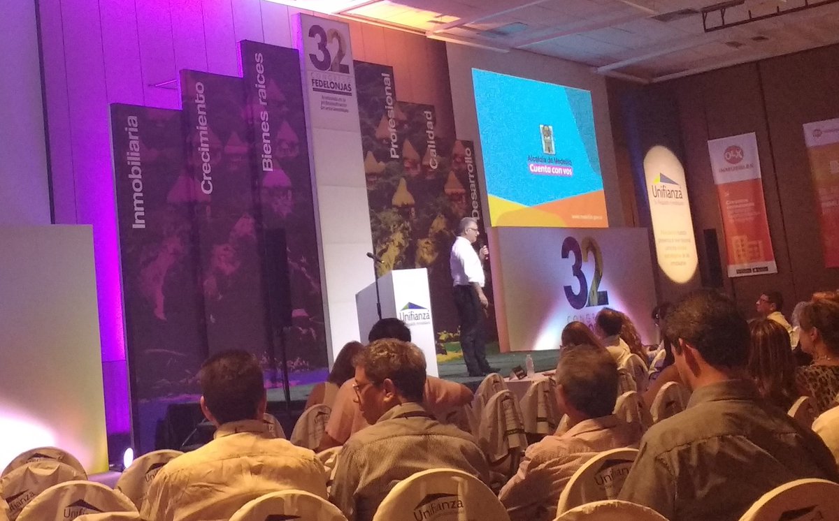 LonjaGremio's tweet photo. #AEstaHora - Doctor Juan Manuel Velasquez @CatastroMed - conferencia "Catastro multipropósito" #CongresodeFedelonjas https://t.co/qCgZEbrZrA