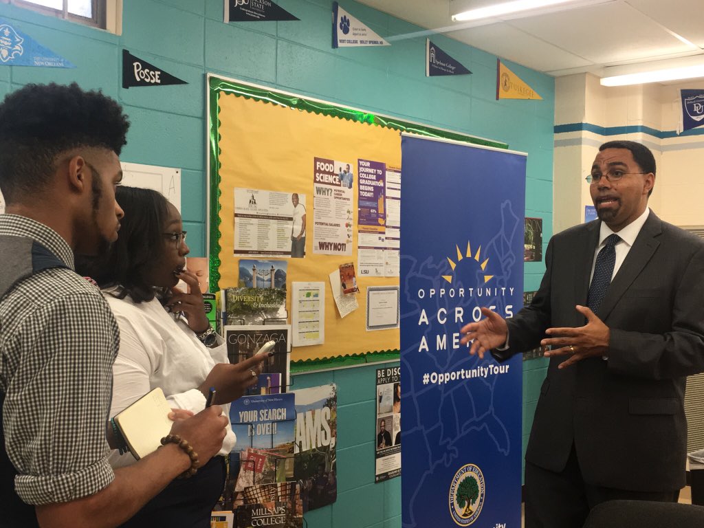 TheKing822211's tweet photo. It was an honor engaging with the Secretary of Education about the our education system #myDU #MenOfDillard @du1869 https://t.co/DNfhz3nlDT