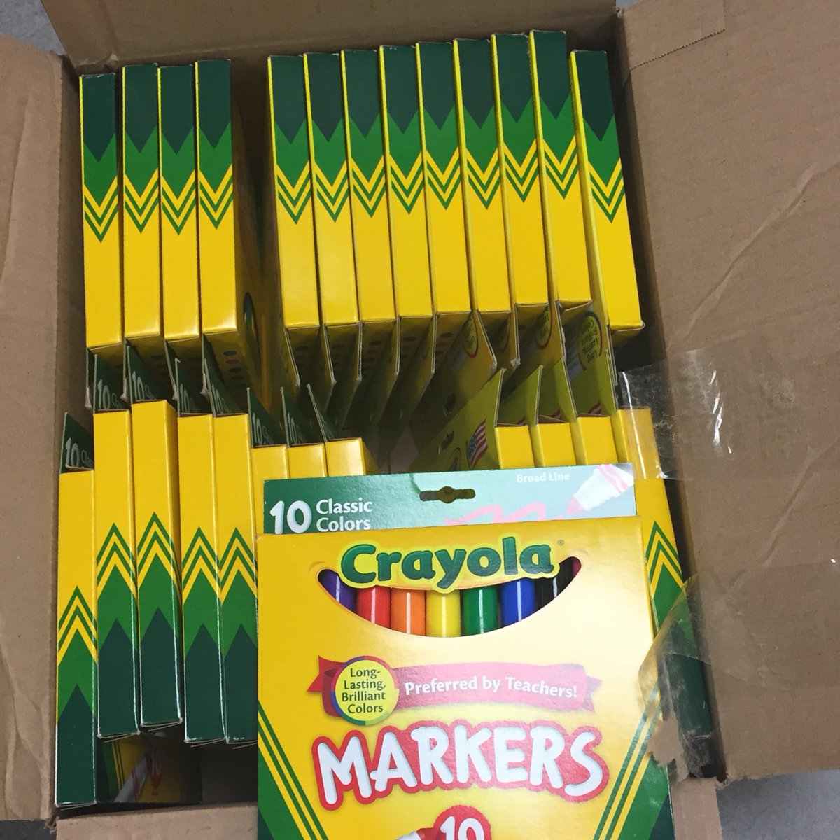 JadeUrenda1's tweet photo. Donations, Donations! 
#heightsparentsRock #teamUrenda #writingmarkers #PittsburgUSD https://t.co/Kta1JM0zUe
