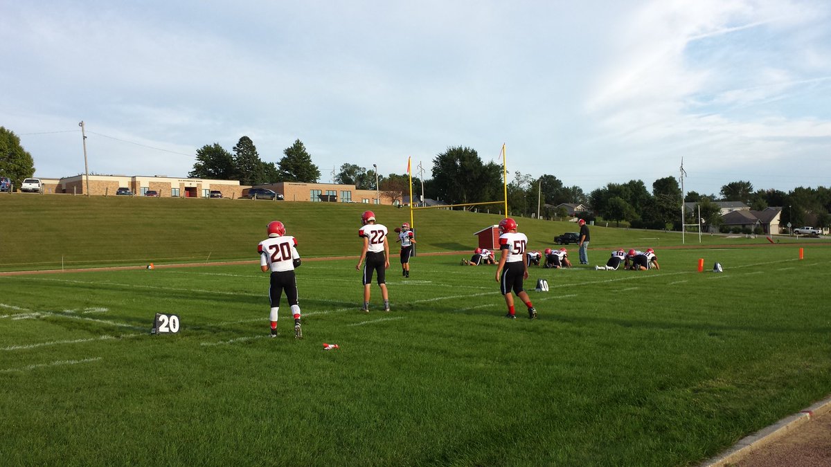 RichStoffers1's tweet photo. 38 minutes til kickoff as visiting Rockets take on a CRB in Coon Rapids!! #AWVROCKETS https://t.co/NYQINJFumD