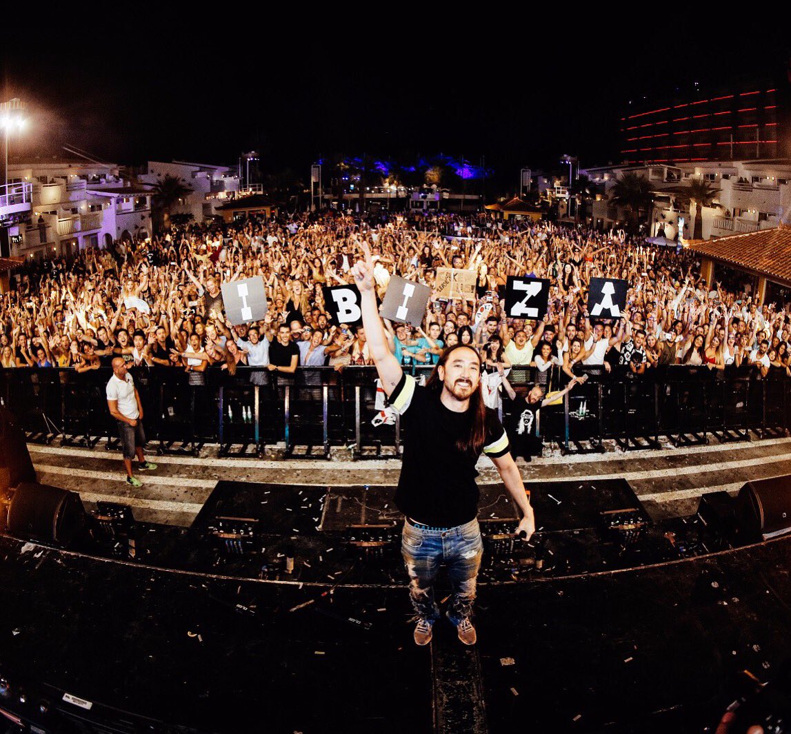 My final show of the insane European Summer tour ended at the closing party of #NeonFuture in @ushuaiaibiza!! 🔌🔌🔌 https://t.co/BzYvqRfNgs