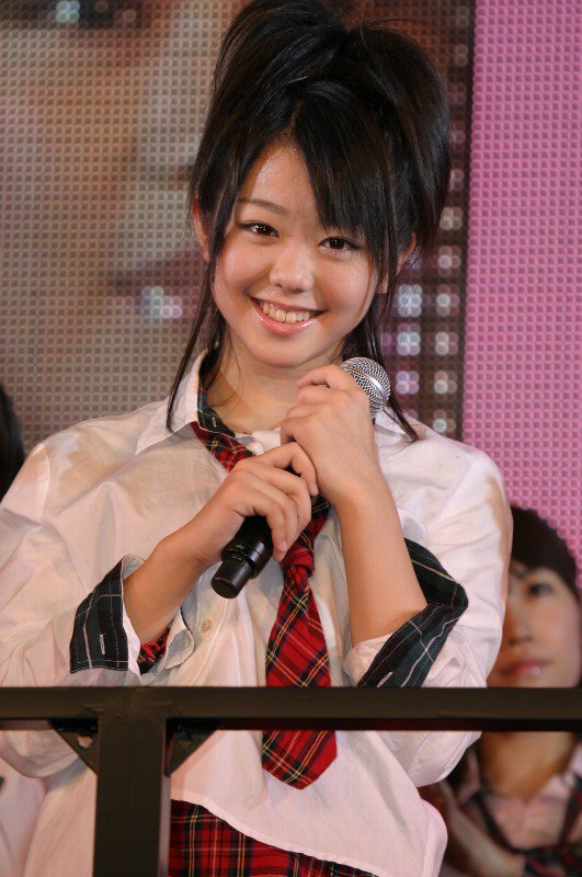 bakashishou's tweet photo. TOKYOGAMESHOW2016開催中と言うことで、１０年前の、TOKYOGAMESHOW2006の一部。 #TGS #TGS2006 #TGS2016 AKB48のミニライブイベントが懐かしいですね。20060922-0924 https://t.co/MUKPCuNrXb