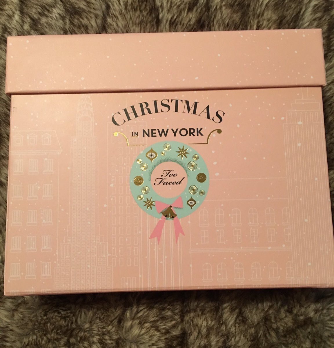 StandardFemaIe's tweet photo. If you don't know what to get me for Christmas... 😩🎄💓 https://t.co/WFaWqIho2O