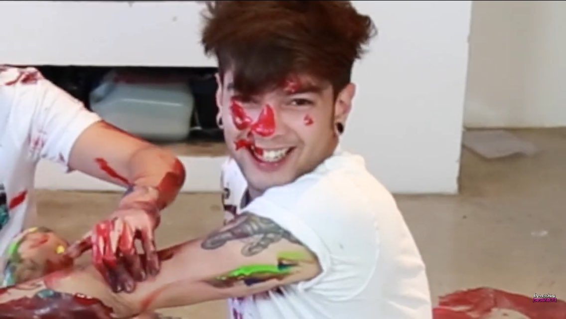 snake_blad's tweet photo. @ladivaza @Juanjaramilloe @AlejoIgoa #LaColorida #AlejoJuanDivazaVIDEO https://t.co/CMG0LGY9zq Like &amp; Share.😂💁🏻😂💚💙💜💚 https://t.co/pDzZdMMjY4