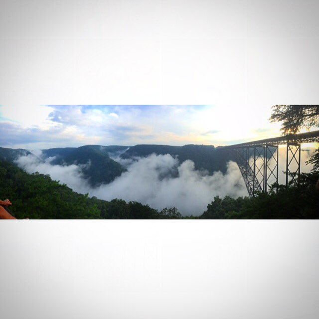 eashdog12's tweet photo. Take me back to the river in West Virginia π #whitewaterrafting #newriver #adventures #BMCcrew https://t.co/CRkxrFZm83