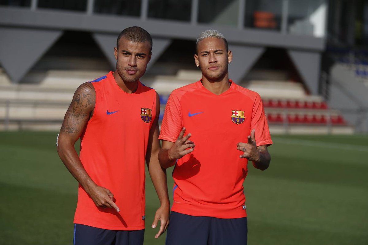 FCBarcelona's tweet photo. 🏅🎥 @neymarjr and @Rafinha tattoo the Olympic rings after winning gold with Brazil: https://t.co/OzRVSEVyX6 https://t.co/RPqjUKQI4o