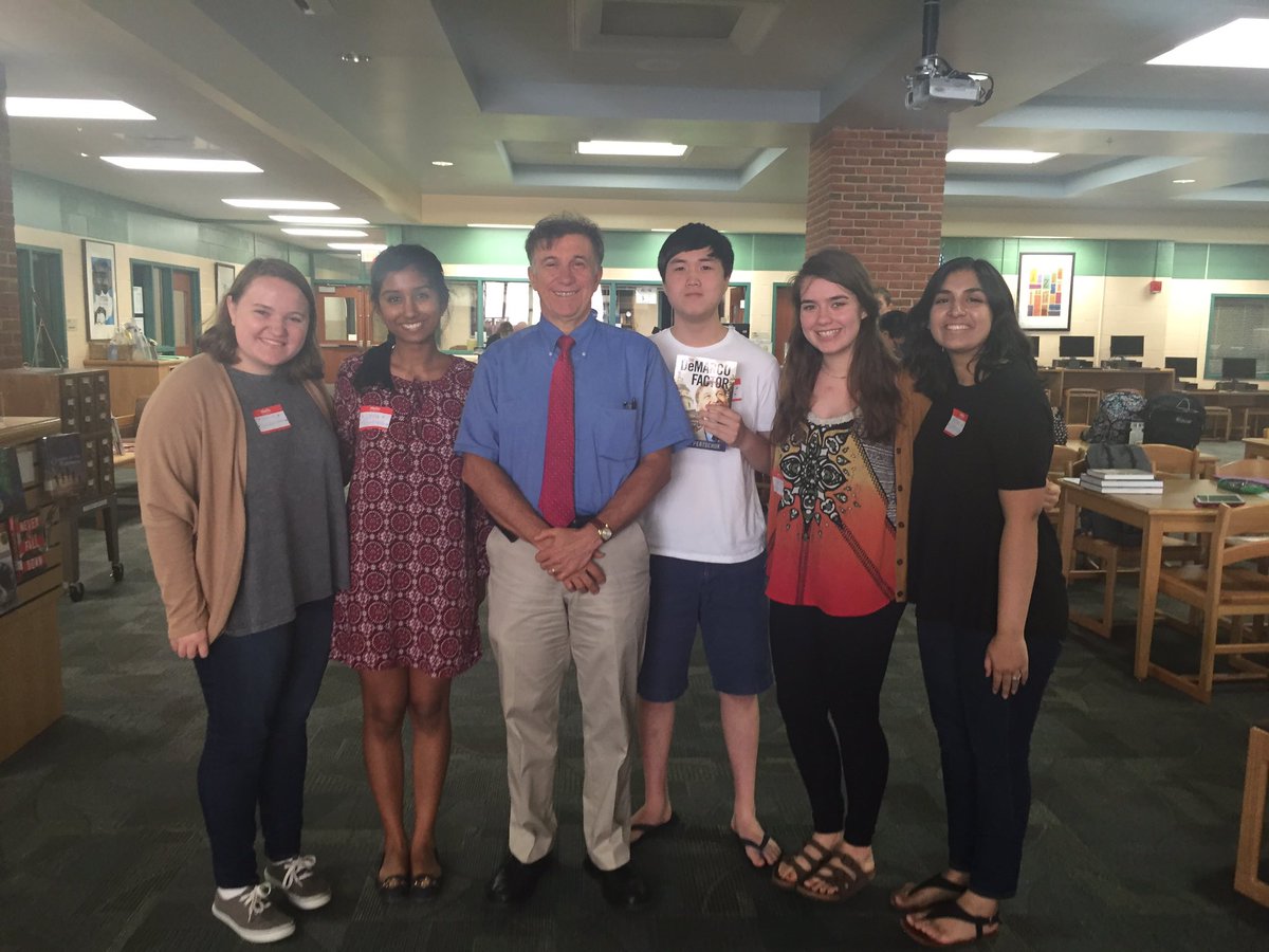 atholtonYDA's tweet photo. Thank you Vinny DeMarco for coming to Atholton!! And thank you to all the Young Dems who went to his presentation :) https://t.co/43CGAVwmc3