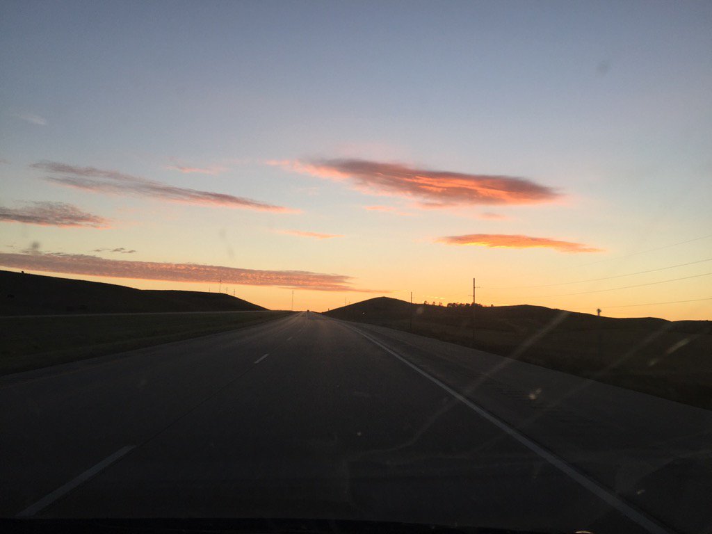 soless's tweet photo. #duskWard North Dakota. https://t.co/BACWbn76UX