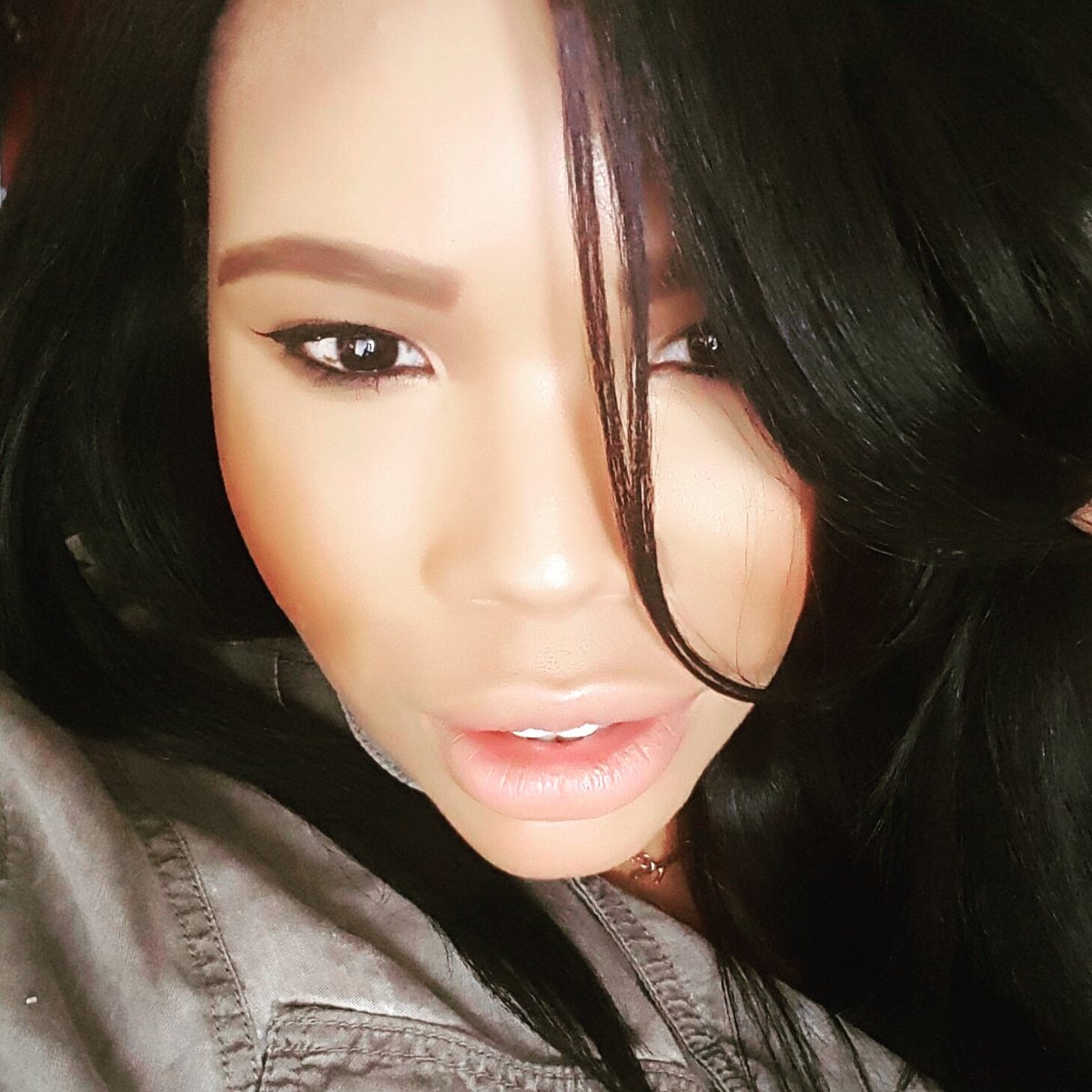 JenniSpillsthaT's tweet photo. #slayface https://t.co/E7S203rBcp
