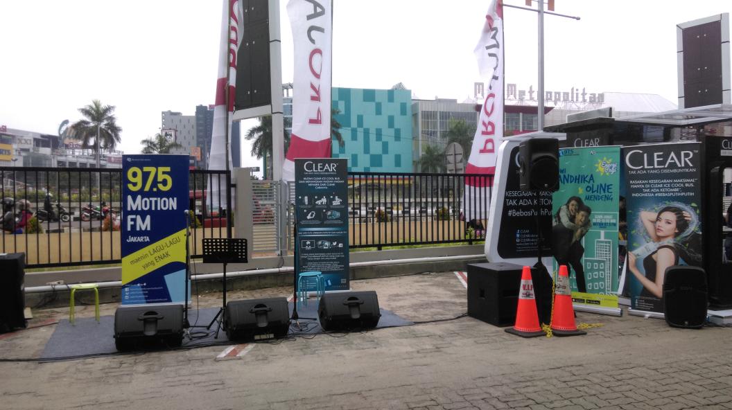 SonoraFM92's tweet photo. Clear #IceCoolBus hadir lg @bekasicyberpark 17-18 sept w/ @CLEARIndonesia @MOTION975FM yuk mampir! @BekasiUrbanCity https://t.co/KAFt4UYTwT