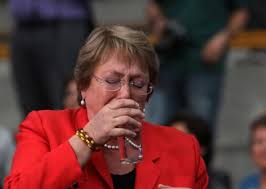SobaDavid's tweet image. Bachelet si vas a beber entrega el gobierno