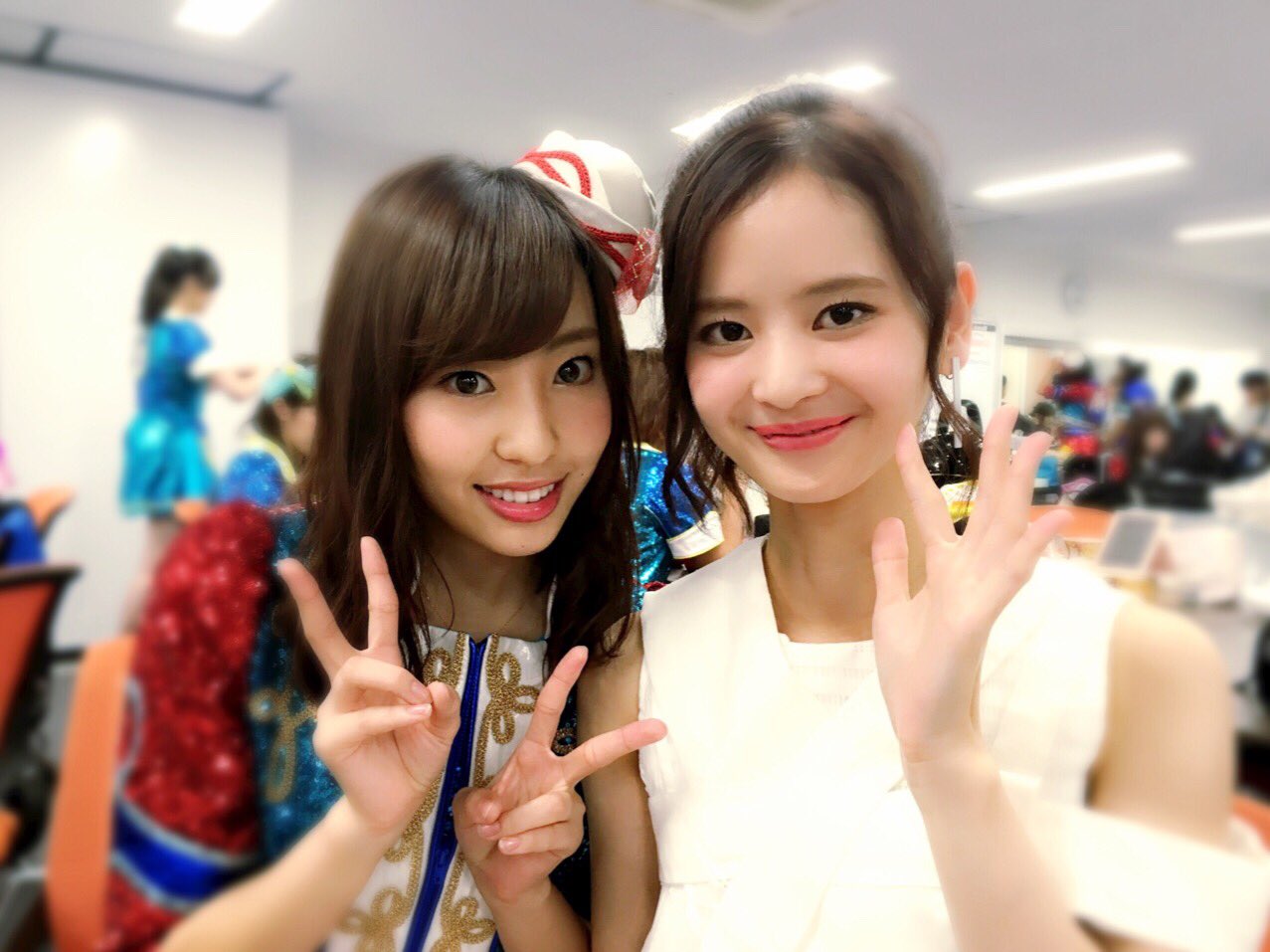 藤江れいな No Twitter Liveの日にぱるる選抜の 二人に会いました 繁藤冬佳ちゃんはなんと バイトａｋｂになる前から藤江推しだったとか 握手会にも来てくれてたの 笑 こんな可愛い子に推されて嬉しい また会えると良いな バイトａｋｂ T Co