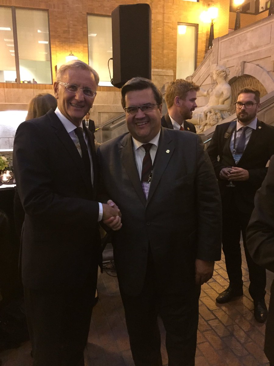 VALLINIAndre's tweet image. #FondsMondial/Avec le maire de #Montréal #DenisCoderre/la #francophonie=communauté au service des droits humains