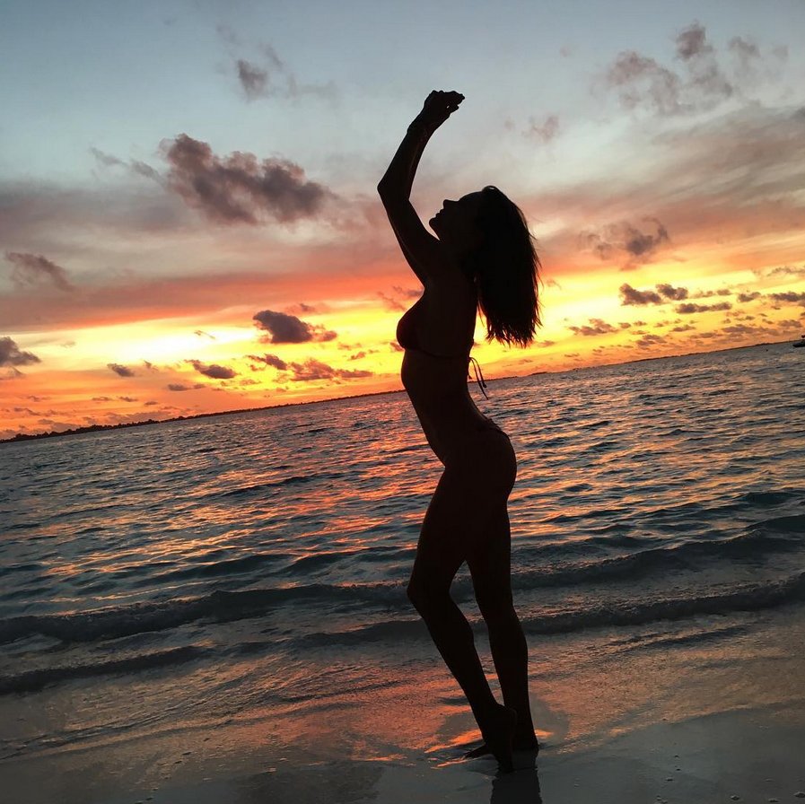 AngelAlessandra's tweet photo. To travel is to live 🙌 @alebyalessandra 
@SLMaldives #Maldives #theAproject https://t.co/WtLfRBZXbu