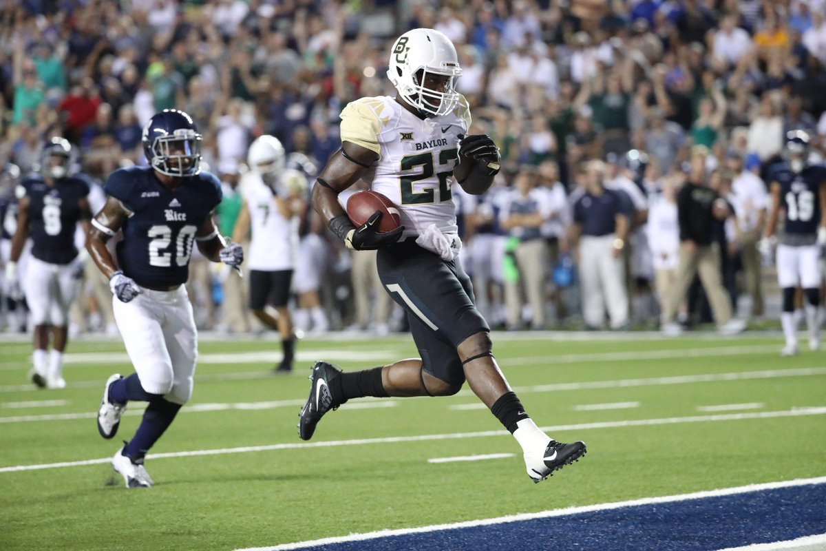 BUFootball's tweet photo. LIVE PHOTO: Terence Williams crosses the goal line to extend the Bears' lead to 11. #SicRice https://t.co/zQr2tygmdi