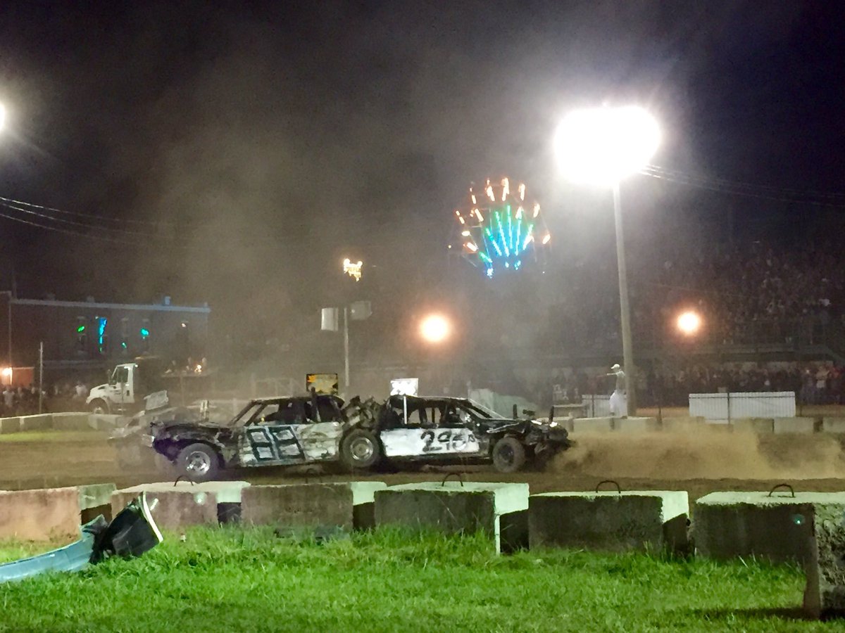 BinbrkAgSociety's tweet photo. What a great night for the derby!! #Binbrook https://t.co/DX5g2g7WGI