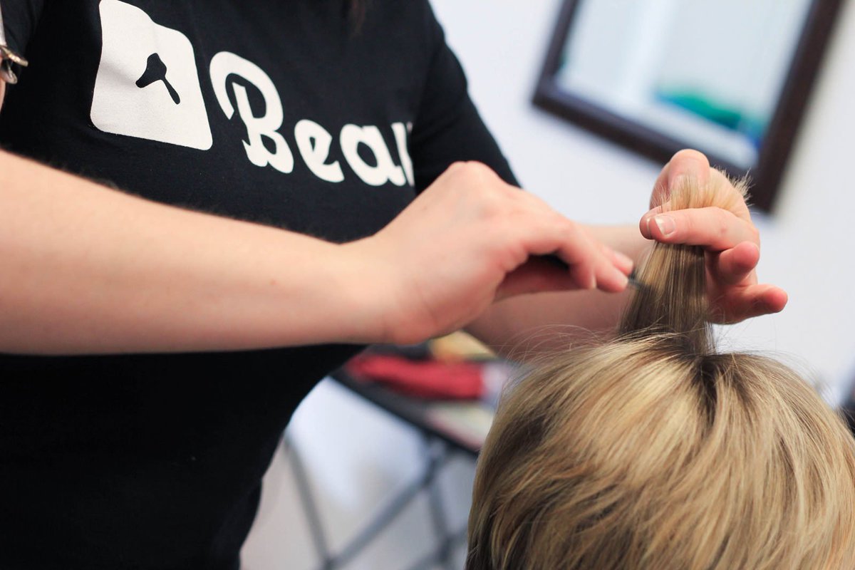 BeauApp's tweet image. Need a haircut? This new app will snip yours in your home — and do the cleanup, too. .. buff.ly/29gCWKW