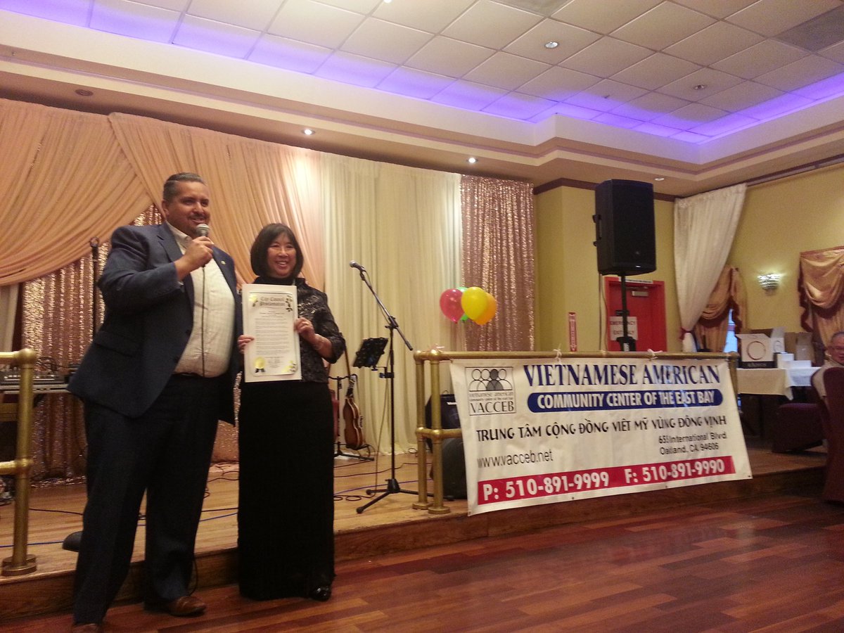 VACCEB's tweet photo. @Abel_Guillen honoring #VACCEB for our community work at out Annual Gala! @Oakland #OakD2 https://t.co/rigfPnQeQZ