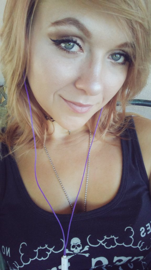 kayceecupcake's tweet photo. Looked absolutely perfect today #flawless #highlight #highandpretty https://t.co/6VqADzlR7m