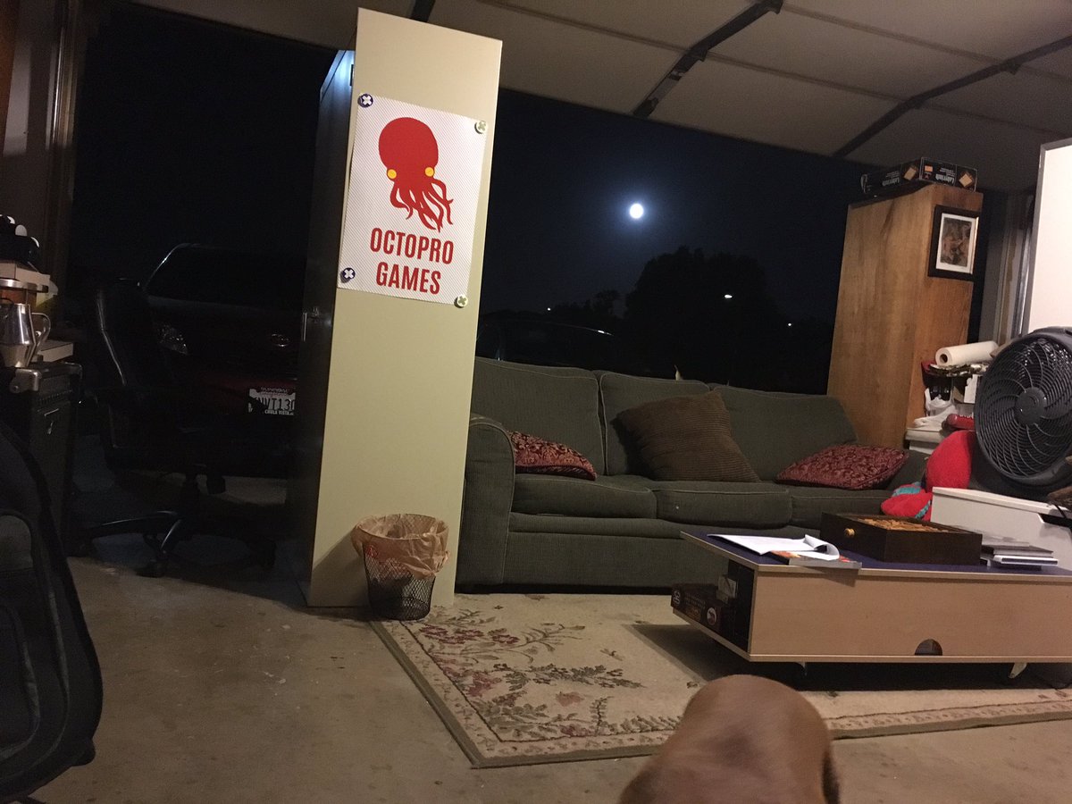 C_Noguez's tweet photo. View from my office #gamedev #octoprogames #fullmoon https://t.co/MPXdDjExi2