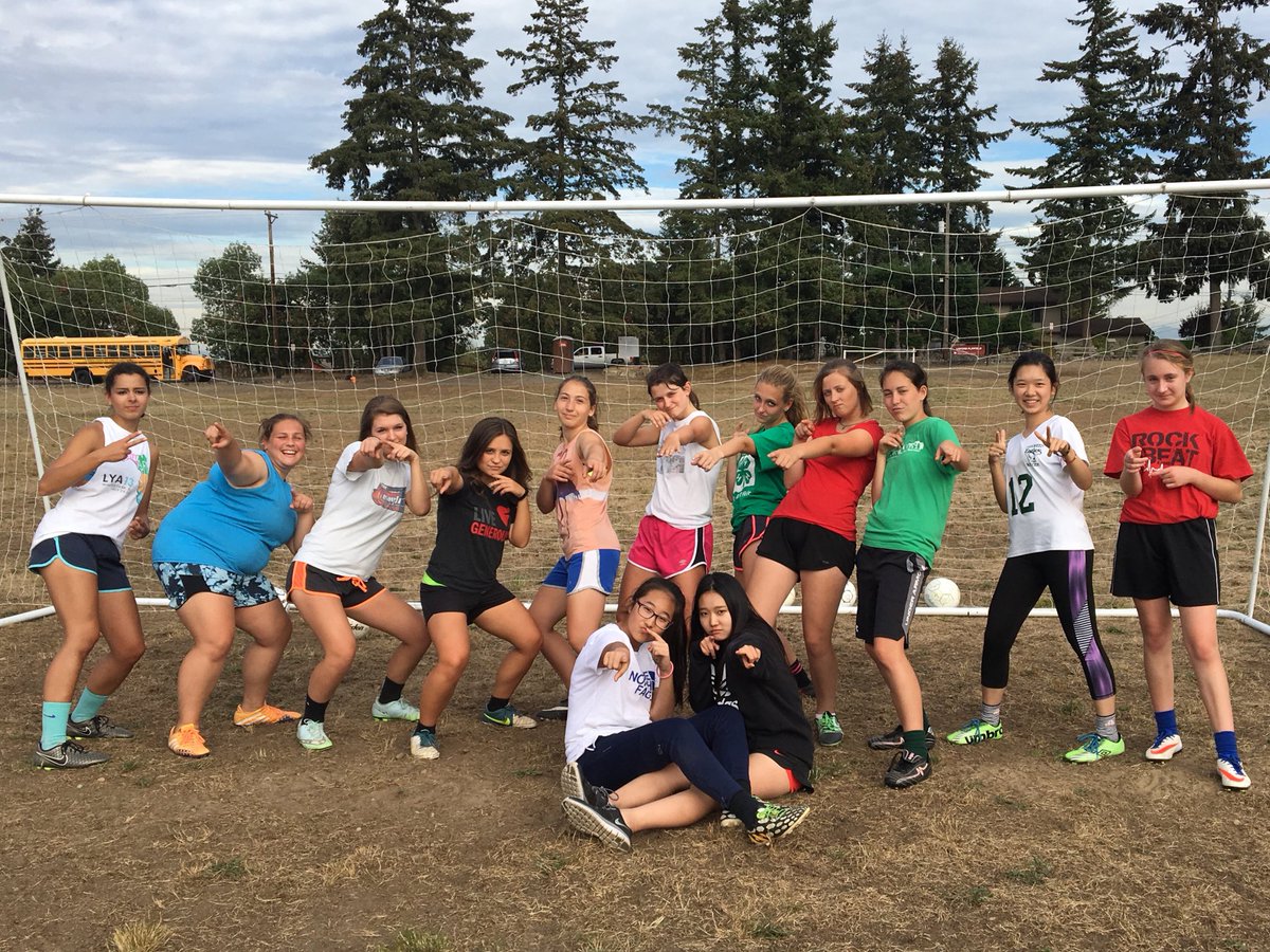 noelle_leitzke's tweet photo. Soccer's back, back again⚽️ #WithTheBests https://t.co/nV1tSfk8dV
