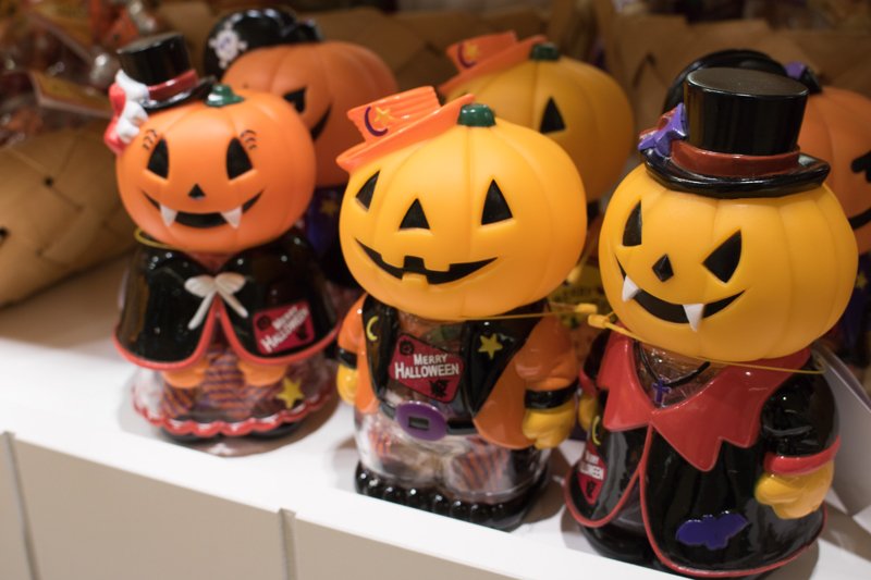ハッピーハロウィーン♪仮装グッズやキュートなお菓子、パーティーを