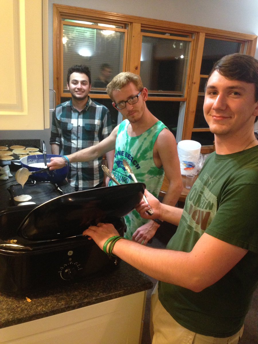 CCHTrine's tweet photo. And our weekly installment of #griddlemasters!! @Mungito15 and Tamim!! #pancakesisflippin https://t.co/3V3RnyPYDs