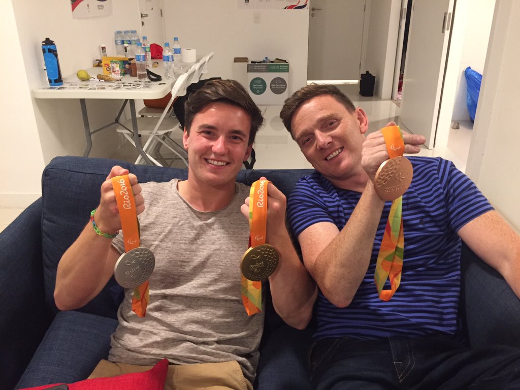 JamieBurdekin1's tweet photo. Me and the boy @GordonReid91 with the three of them! #memories 🏅 https://t.co/DDjWRzDrsV