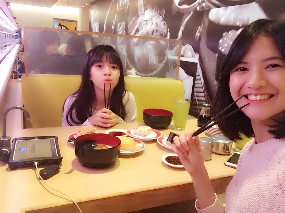 cindyyuvia's tweet photo. mamamammamam nyammm 🍣🍣 https://t.co/67fq9lBYFG