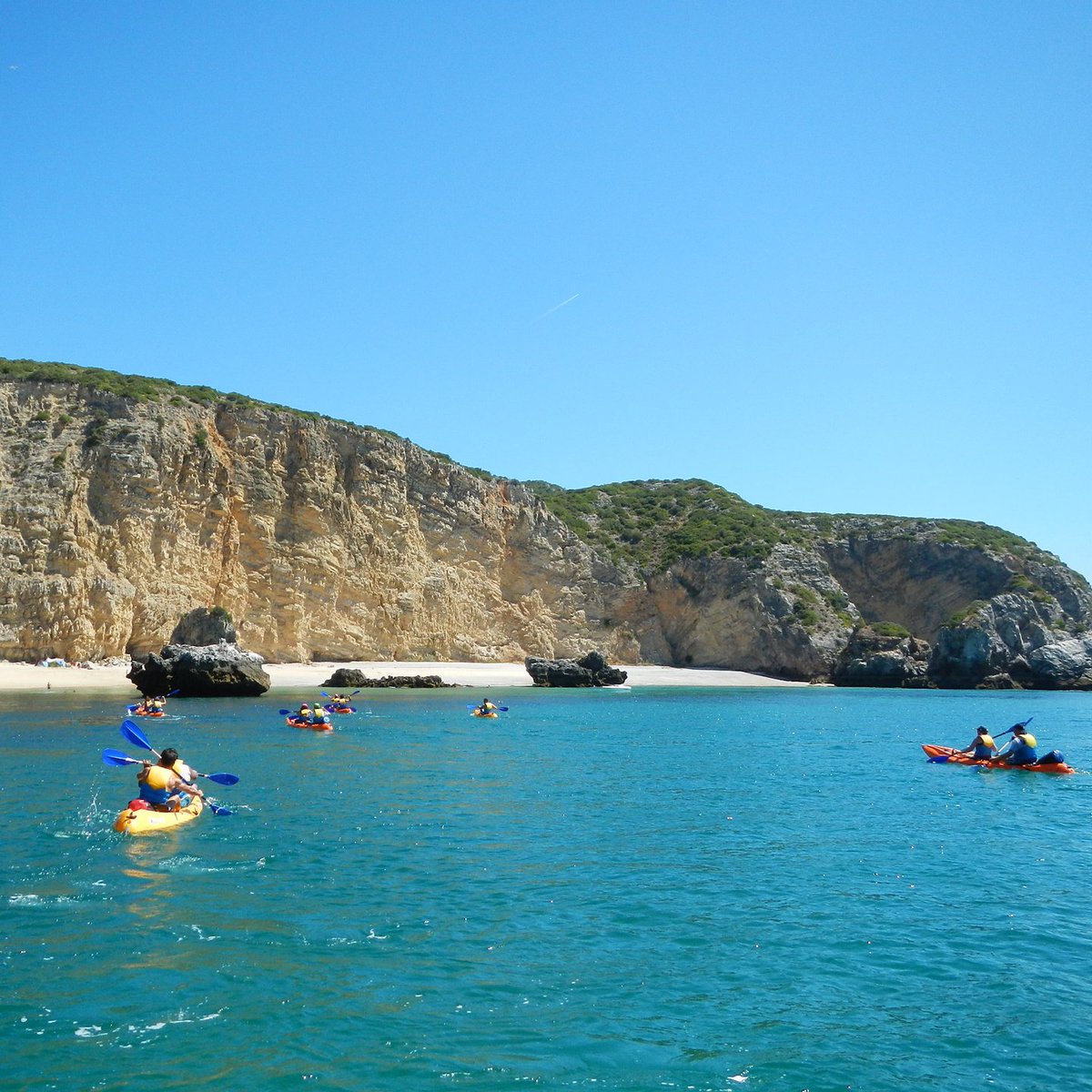 SeaBookings's tweet photo. Plans for this warm #weekend in #Portugal? Maybe #kayaking in #Sesimbra? #visitsesimbra #visitlisbon #seabookings https://t.co/2lnXMtfDA1