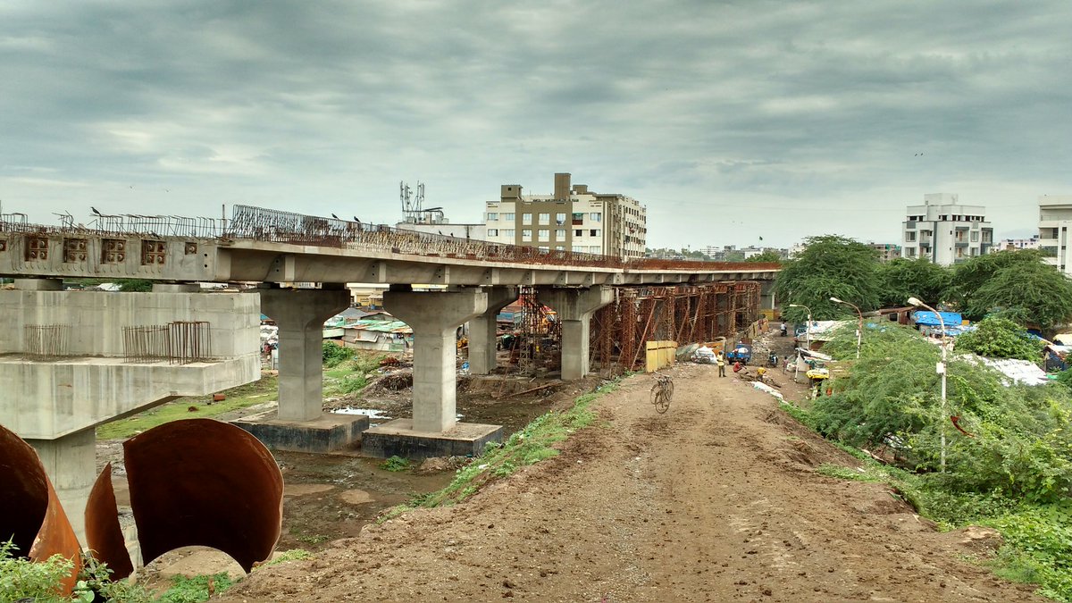 DevelopedSurat's tweet photo. #RiverTapiBridge
between #Adajan to #VedDarwaja
As Part Of #RingRoad
#Surat #Gujarat #Development
#FenilThakkar https://t.co/3NLaCtGWNh