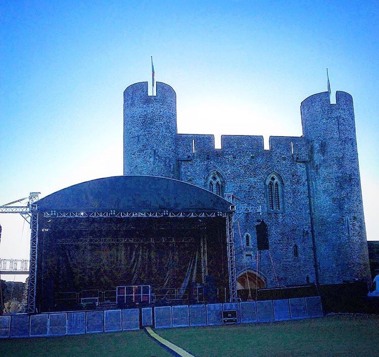 The scene is set for tonight's show with <a href="/OCSmusic/">Ocean Colour Scene</a> at Caerphilly Castle!