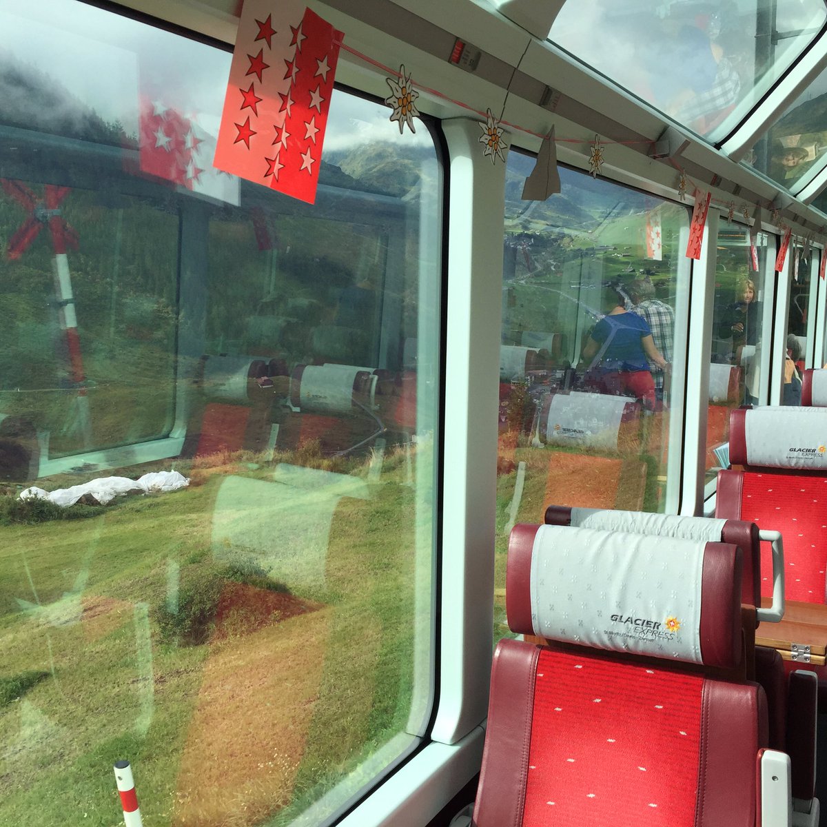 grindji's tweet photo. #Glacierexpress - immer wieder ein Reisli wert. https://t.co/JOD8rcA8ck