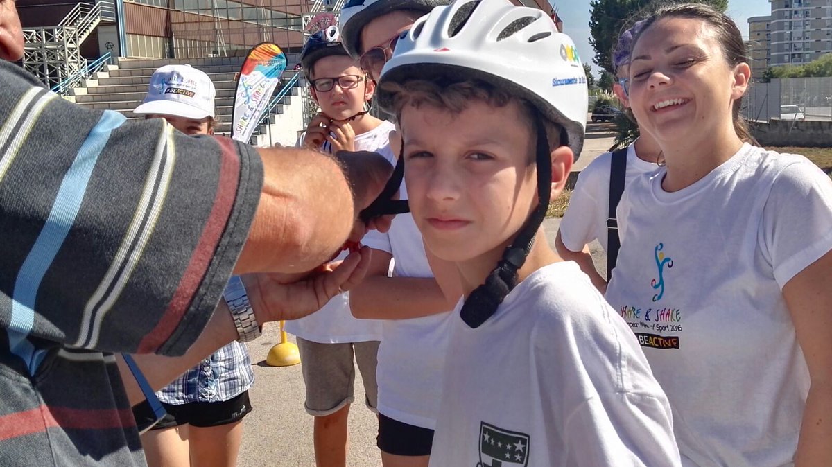 shareshakeBA's tweet photo. In #bici in sicurezza con #shareshake!
#beactive #EWoS #bike #inbici #pedala @ComunediBari @EU_Commission https://t.co/9CgcNY9ofF