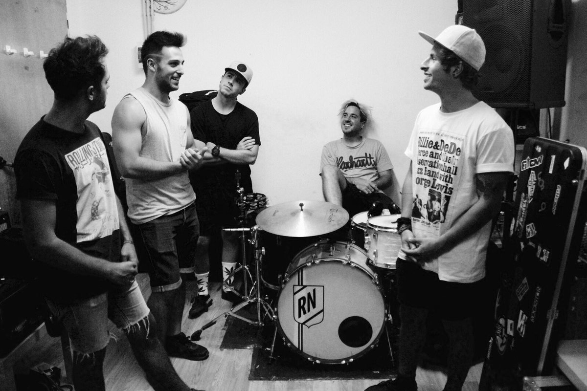 ¡ÚLTIMOS CONCIERTOS DEL TAKE THE WORLD TOUR!

Hoy en Espartinas (junto a <a href="/SWTCalifornia/">Sweet California</a>) y el 22/09 en Benicassim.