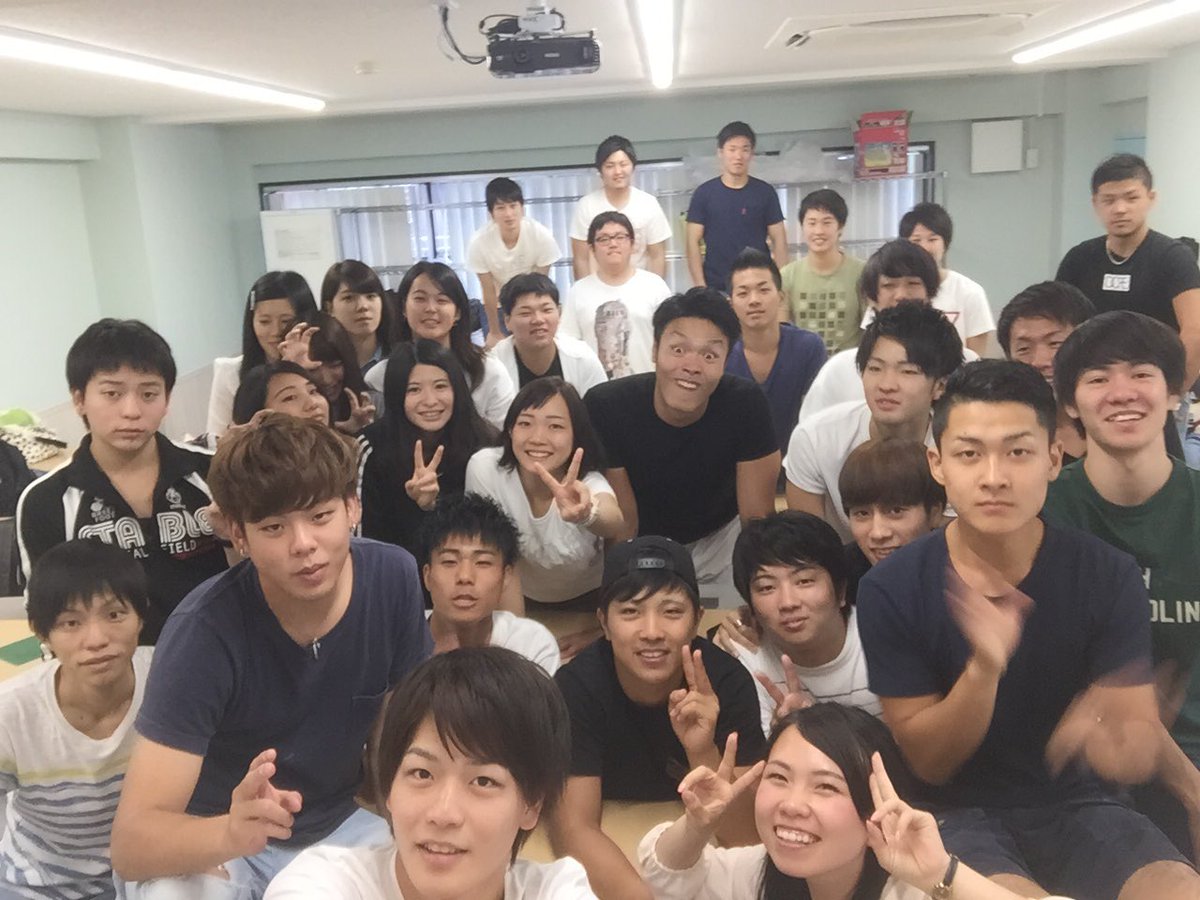 osakars's tweet photo. 【クラス紹介💓】
三フェスで2年生と1年生が仲良しなっていて嬉しいです\(^o^)/行事っていいですね🌟
https://t.co/PiCNeblFou
#スポーツ #スポーツトレーナー#ST2B #ST1B #森山クラス https://t.co/QBYssnaW7E