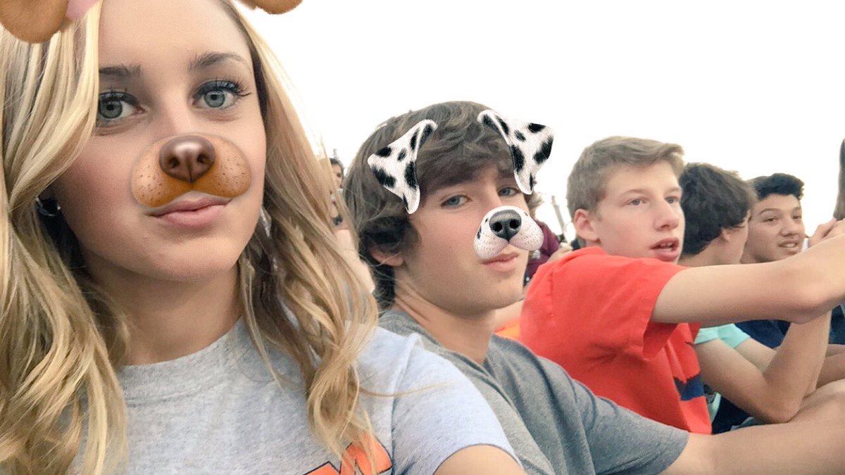 kelsie_lynne__'s tweet photo. homecoming football game was a blast🐻🏈 #hoco https://t.co/oDE26MGjzk