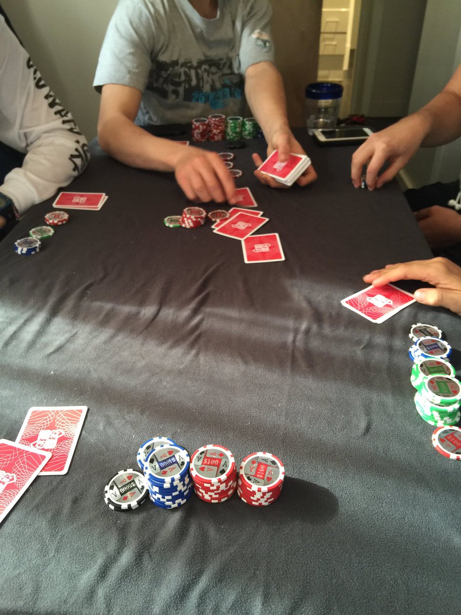 What else to do on a Saturday afternoon? #pokersesh #chipporn